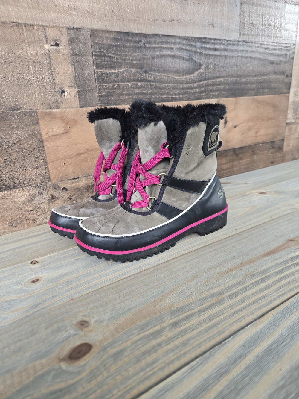 SOREL Tivoli II Waterproof Suede/Leather Lace-Up Boot Size US 7.5 Nori/Black